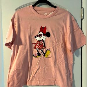 Disney UT Minnie Hawaiian Shirt